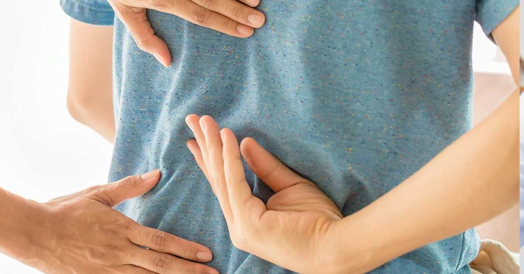 Experimente estas posições para alívio imediato da dor na lombar
